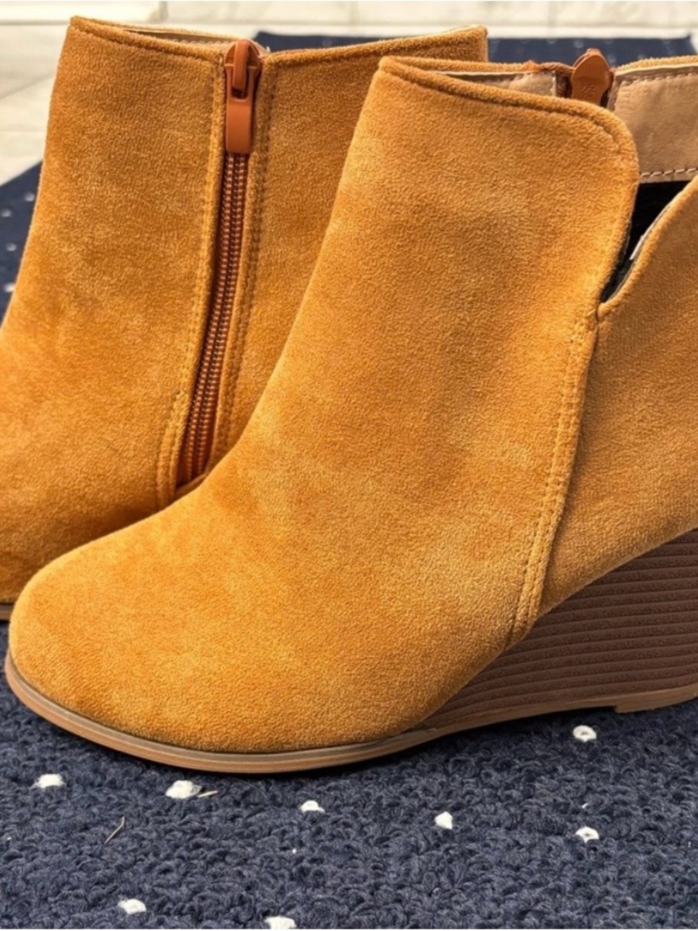 Women’s Suede Wedge Ankle Boot in Cognac